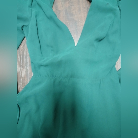 Elegant Green Long Sleeve Dress - Picture 10 of 11